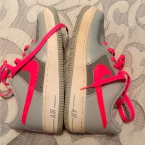 Nike Low-Top Sneakers in Gray & Hot Pink